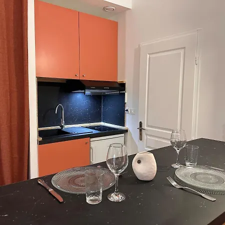 דירה Escapade Provencale A - Centre Historique מנוסק